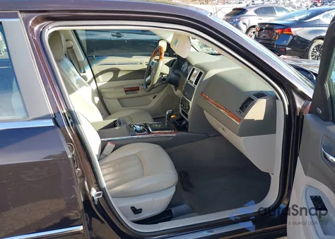 2010 Chrysler 300C Hemi z USA, uszkodzony, nr VIN 2C3CA6CT7AH145315